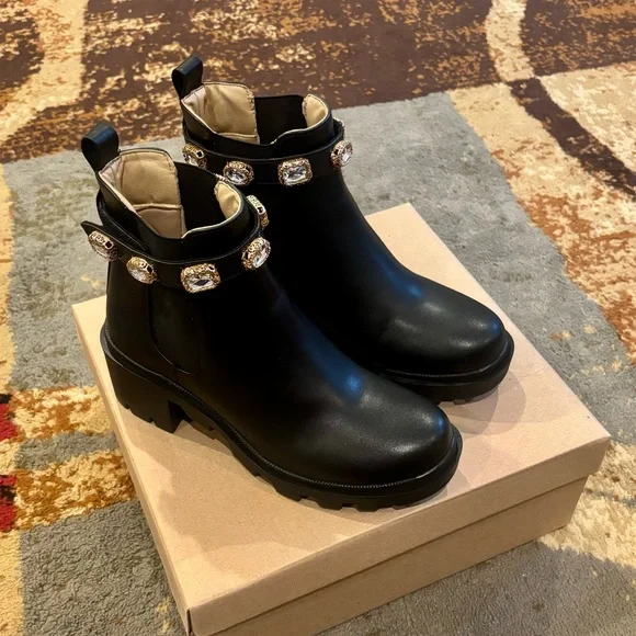 Steve Madden Ankle Boots with Gold Embellishments - Picture 3 of 5